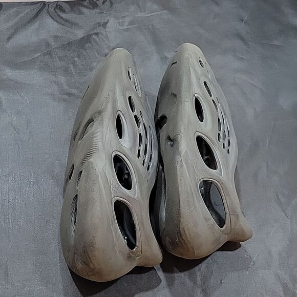 ADIDAS YEEZY FOAM RUNNER 'STONE SAGE (TD) - Picture 12 of 16